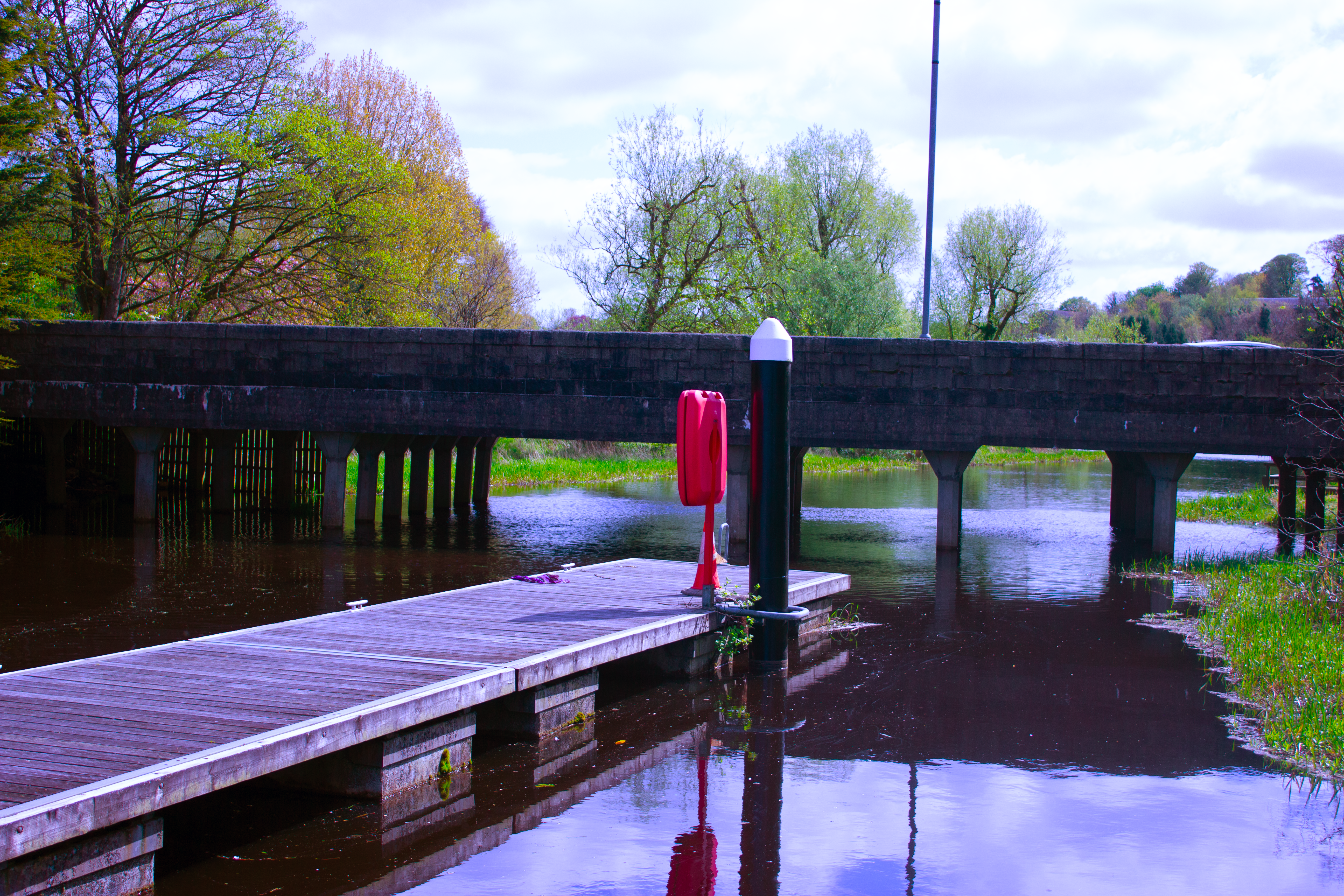 Picture of a bridge. 